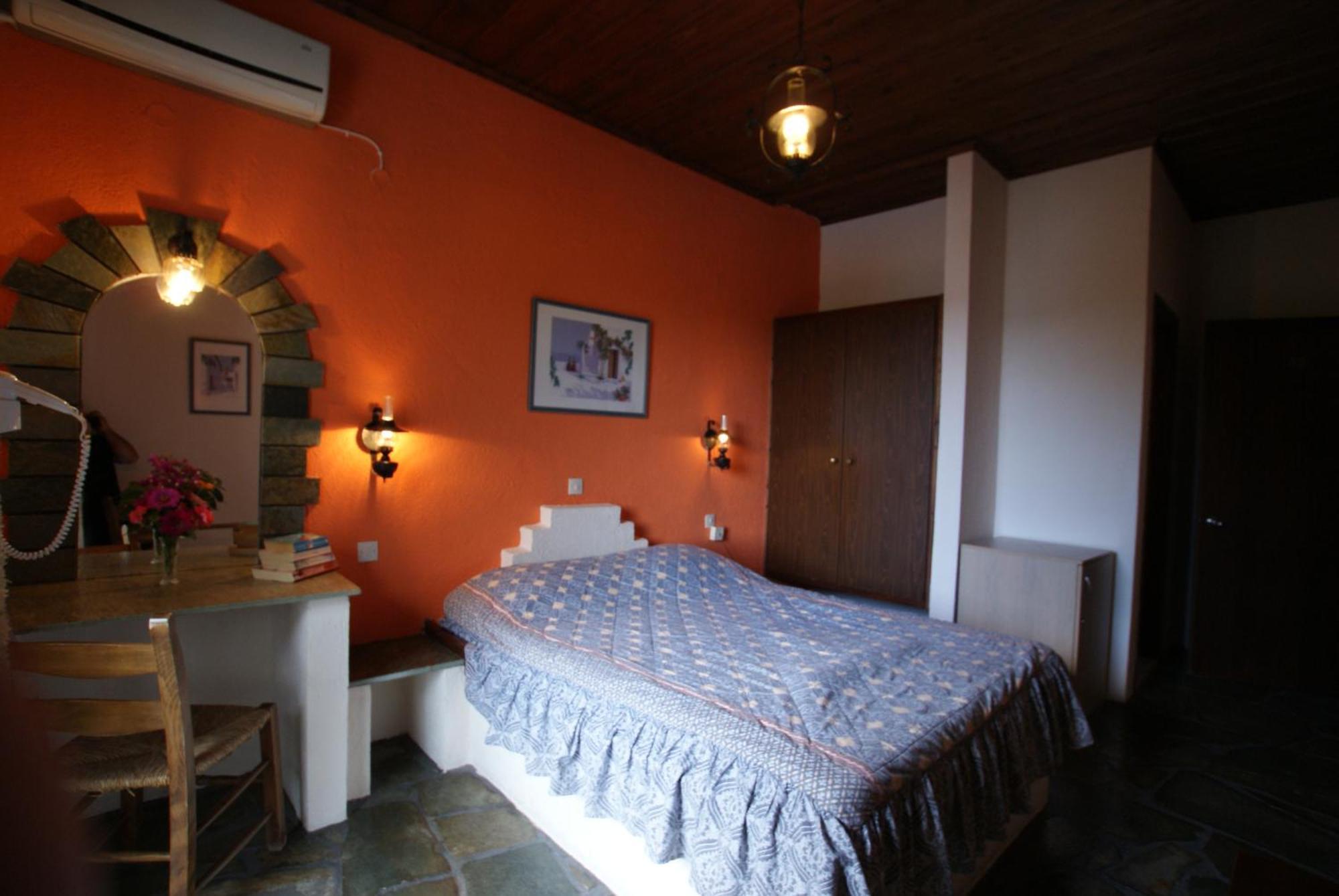 Paradise Hotel Patitiri  Phòng bức ảnh